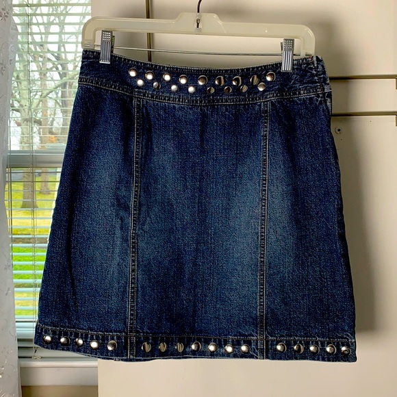 London Chic Vibe - Studs and Denim! - Picture 1 of 5